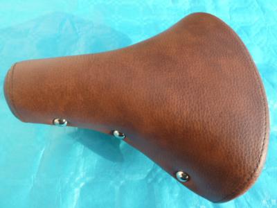 Selle cyclomoteur ancien (adaptable collier d22) marron